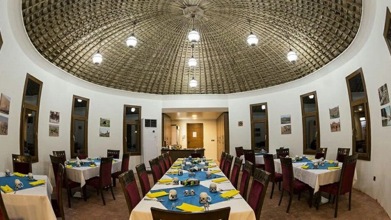 Parsian Sonnati Kapari Hotel Ghale Ganj 11